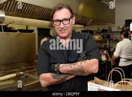 Mailand, Italien. April 2020. Mailand, 'Ghost Kitchen' Virtuelles Restaurant mit Gerichten direkt nach Hause geliefert. Im Bild: Luca Guelfi Quelle: Unabhängige Fotoagentur/Alamy Live News Stockfoto