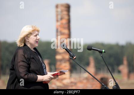 Auschwitz, Polen - 02. August 2018: Dunji Mijatovic. Europäischer Holocaust-Gedenktag der Roma-74. Jahrestag der Liquidierung des Zigenerlagers in KL A Stockfoto