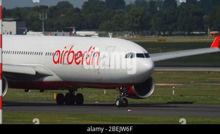 Airberlin Airbus 330 rollt Stockfoto