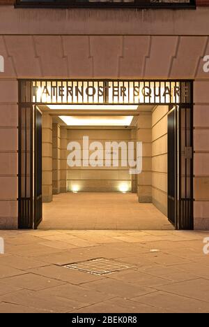 Portland Stone Windows Square Geometrisch 10 Paternoster Sq.London EC4M 7LS von Eric Parry Architects Stockfoto