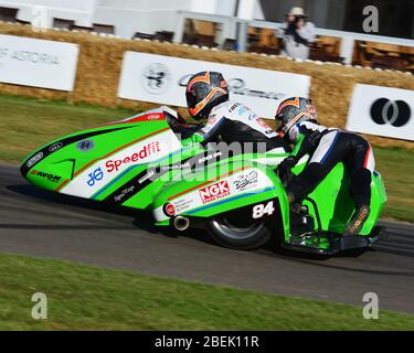 Maria Costello, Kirsty Hauxwell, LCR-Kawasaki F2, Goodwood Festival of Speed, Spitzen 2017, der Motorsport-Spiel-Wechsler, Leistung, Auto, Automobile Stockfoto