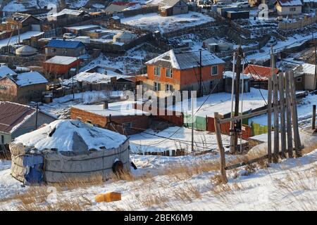 Vororte von Ulaan Baatar auf den Hügeln rund um die Stadt Stockfoto