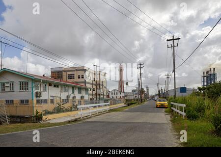 Wasserstraße mit Georgetown Leuchtturm in Georgetown Guyana, Südamerika Stockfoto