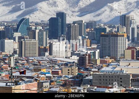 Ulaan Baatar Gebäude des Stadtzentrums bei Sonnenuntergang Licht Stockfoto