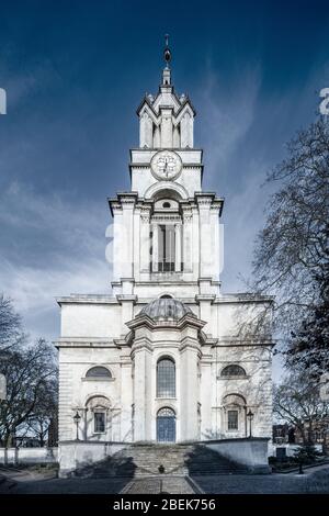 Europa, Großbritannien, England, London, Tower Hamlets, Limehouse. Die Fassade des St. Annes Limehouse von Nicholas Hawksmoor Stockfoto