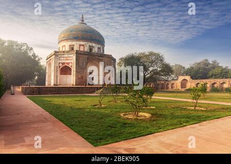 Nila Gumbad oder Blue Dome in der Nähe des Humayun-Grabes, Neu Delhi, Indien Stockfoto