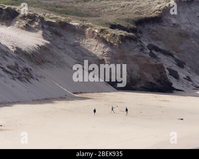 Crantock Strand fast verlassen während Covid 19 Krise. Quelle: Robert Taylor/Alamy Live Stockfoto