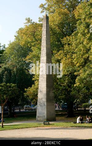 Obelisk in Queens Square, errichtet von beau nash im Jahr 1738, Bath, somerset. Stockfoto