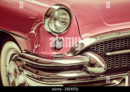 Retro-Stil Bild einer Vorderseite eines rosa Oldtimer Stockfoto