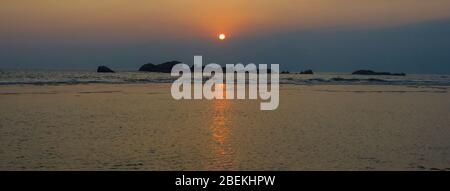 Sonnenuntergang über dem Hikkaduwa Korallenriff. Sri Lanka Stockfoto