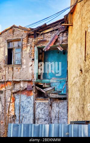 Ruinen eines verlassenen historischen Hauses in Ankara, Ulus, Türkei Stockfoto