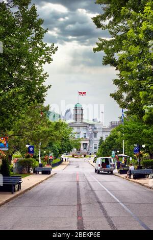 Juni 2018 - Montreal Kanada: Der Weg zum historischen Hauptgebäude der McGill Universität in Montreal, Quebec, Kanada Stockfoto