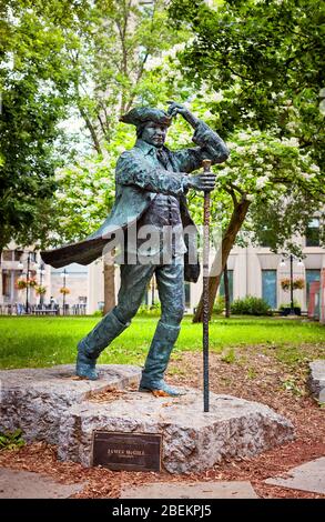 Juni 2018 - Montreal, Kanada: Statue von James McGill am Eingang der McGill Universität in Montreal, Quebec, Kanada Stockfoto