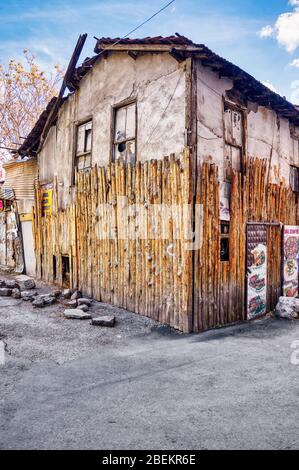März 2020 - Ankara, Türkei: Historisches Ankara-Haus in Altindag, Ulus, Ankara, Türkei. Stockfoto