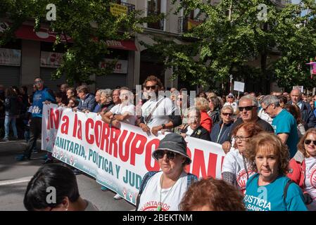 20. Oktober 2019 - Granada, Spanien. Protest gegen das korrupte spanische Gesundheitssystem an der Hauptstraße von Granada. Stockfoto