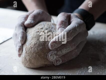 Sauerteig-Brot im Red Lion im Stodmarsh Gastropub, East Kent Stockfoto