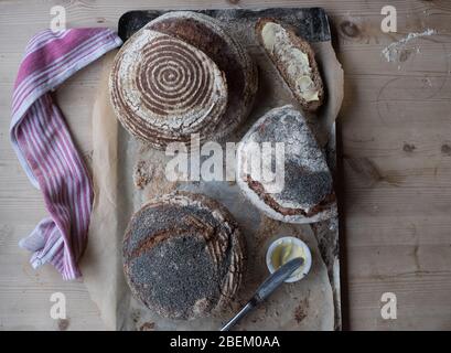 Sauerteig-Brot im Red Lion im Stodmarsh Gastropub, East Kent Stockfoto