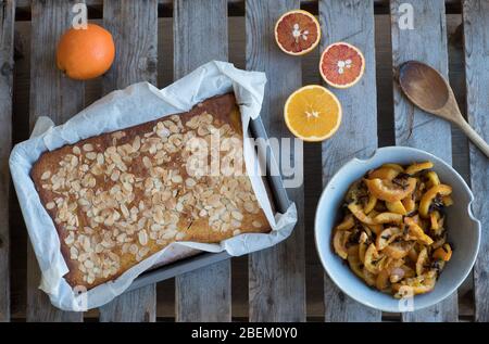 Würziger Orangen- und Mandelkuchen von Wasted Kitchen aus Kent mit übrig gebliebenen Orangen und Gewürzen Stockfoto