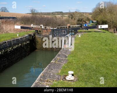 Oakhill Down Lock, North Wessex Downs, Kennet and Avon Canal, Froxfield, Wiltshire, England, Großbritannien, GB. Stockfoto