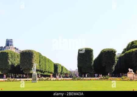 Paris, Frankreich - 26. August 2019: Blick auf den berühmten Jardin du Luxembourg in Paris im Sommer. Stockfoto