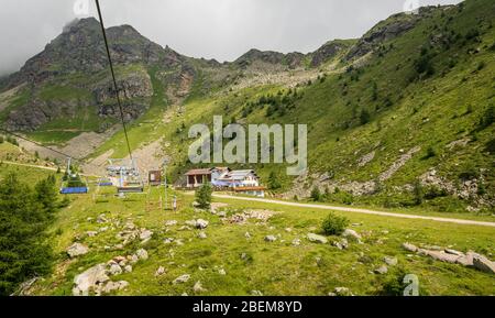 Sessellift Pejo 3000 : Sessellift auf 3000 m Höhe, Pejo, Trentino-Südtirol, Italien - 10. august 2019. Stockfoto