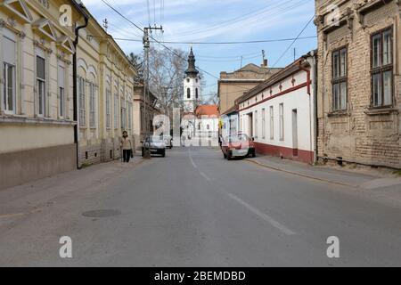 Serbien, 25. Feb 2020: Typische Straße in Sremski Karlovci Stockfoto