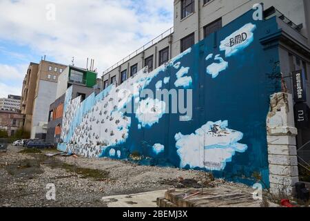 Christchurch, Neuseeland - 10. Jun 2017: Graffiti an der Gebäudeseite nach dem Erdbeben von 2011. Gemalt von DAMIN Radford Scott, der die malt Stockfoto