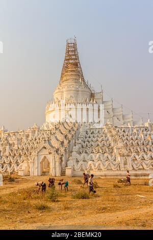Mandalay - Mingun Pagode Stockfoto
