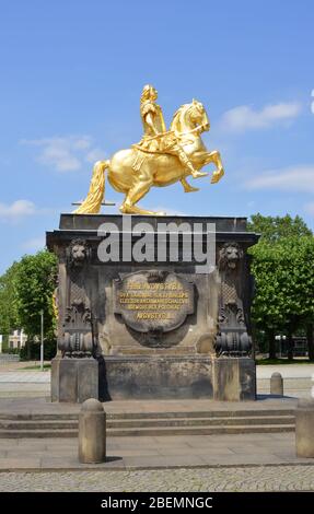 Dresden, Deutschland Der Goldene Reiter. Es ist eine vergoldete Reiterstatue von Augustus dem Starken aus dem Jahr 1743 Stockfoto