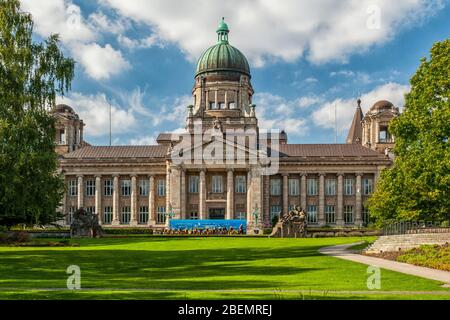 Das Hanseatische Oberlandesgericht im Park Planten un Blomen in Hamburg Stockfoto