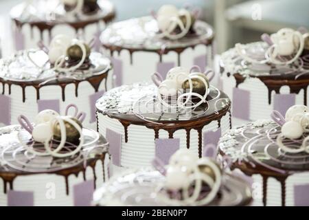 Herstellung von Kuchen und Süßwaren im Unternehmen Stockfoto