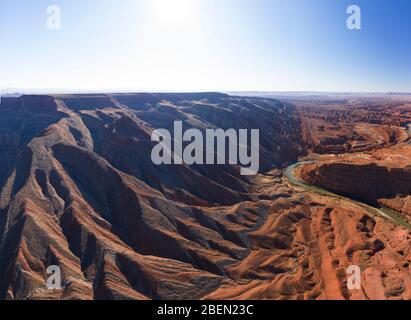 Die Raplee Anticline, einzigartige Geologie-Antenne im Süden Utahs Stockfoto