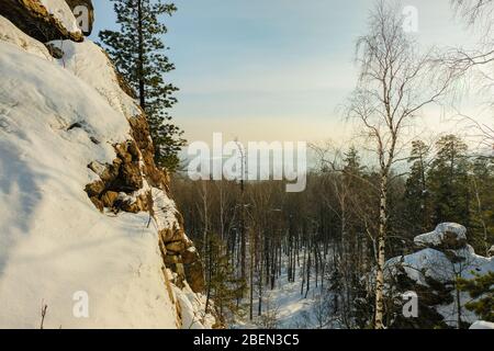 Winter Ural Landschaft. Waldhorizonte Stockfoto