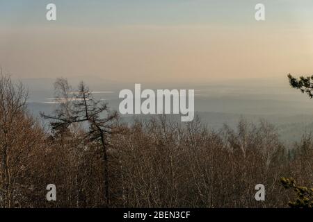 Winter Ural Landschaft. Waldhorizonte Stockfoto