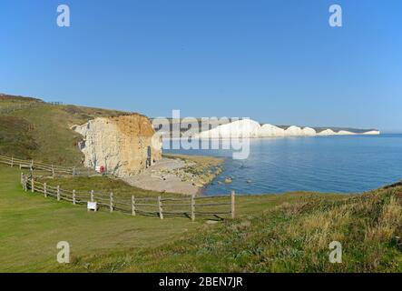 Die berühmten Seven Sisters Cliffs in Sussex vom Seaford Head Nature Reserve aus gesehen, East Sussex, Großbritannien Stockfoto