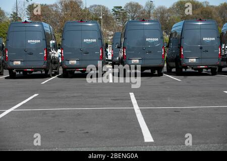 Amazon Prime Lieferwagen in Glen Burnie, Maryland am 6. April 2020 geparkt. Stockfoto