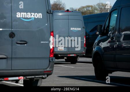 Amazon Prime Lieferwagen in Glen Burnie, Maryland am 6. April 2020 geparkt. Stockfoto