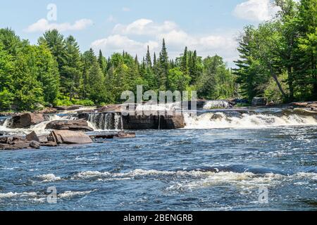 Three Brothers Wasserfälle Naturschutzgebiet Haliburton County Kinmount Ontario Kanada Im Sommer Stockfoto