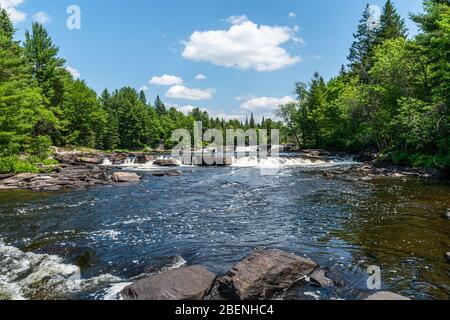 Three Brothers Wasserfälle Naturschutzgebiet Haliburton County Kinmount Ontario Kanada Im Sommer Stockfoto