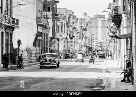 Centro Havana (Kuba)beginnt mit einem weiteren sonnigen Tag in der Karibik, der im November 2015 zu sehen war. Stockfoto