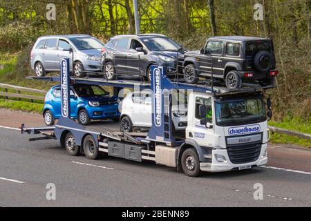 Chapelhouse Autotransporter, Autotransporter Carrier; Autobahn schwere Bulk-Transport Lieferwagen, Transport, DAF LKW, Transport, Sammlung und Lieferungen, LKW, Sonderladung, Fahrzeug, Lieferung, Transport, Industrie, Fracht auf der Autobahn M6. Stockfoto