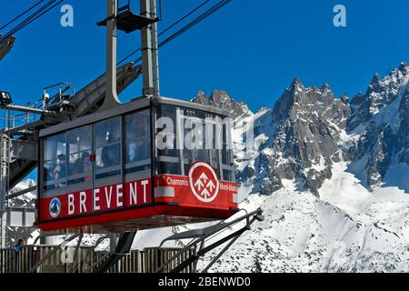 Kabine der Brevent Seilbahn an der Bergstation Planpraz aigainst das Mont Blanc Massiv, Chamonix, Haute-Savoie, Frankreich Stockfoto
