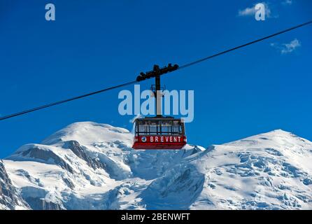 Leere Kabine der Brevent Seilbahn auf dem Mont Blanc Massiv, Planpraz, Chamonix, Haute-Savoie, Frankreich Stockfoto
