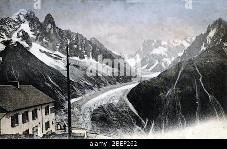 Vue du Glacier la mer de Glace a Chamonix (Mer de Glace ist ein Talgletscher, der sich an den Nordhängen des Mont Blanc-Massivs in der französischen Alp befindet Stockfoto