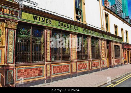 Belfast, Nordirland / UK - 03 Aug 2013: The Crown Pub, Belfast, Nordirland, UK Stockfoto