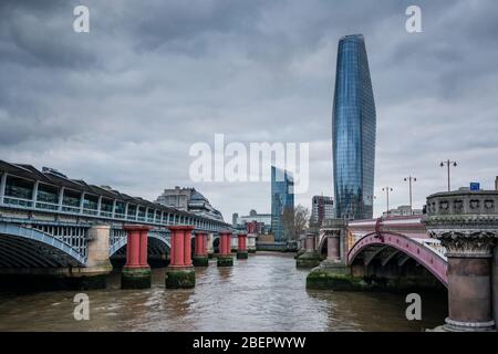 One Blackfriars und 240 Blackfriars Road Building, London, Großbritannien Stockfoto