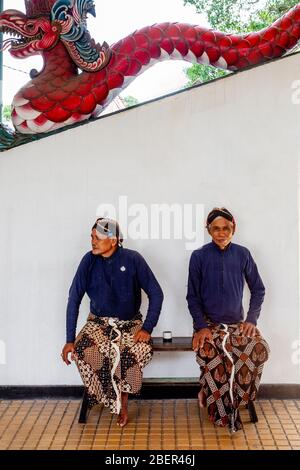 Gamelin (Traditional Indonesian Orchestre) Interpreten, Sultan’s Palace (The Kraton), Yogyakarta, Java, Indonesien. Stockfoto