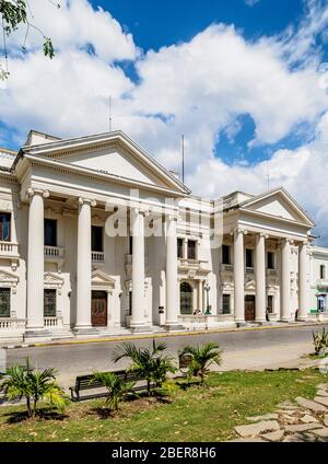 Ehemaliges Rathaus, heute Jose Marti Bibliothek, Parque Vidal, Santa Clara, Villa Clara Provinz, Kuba Stockfoto