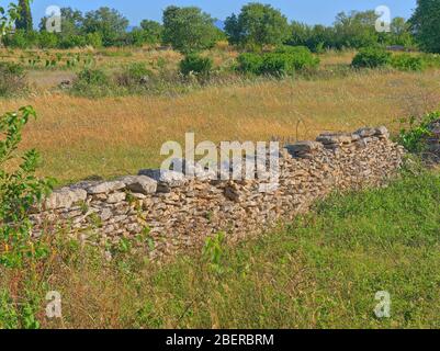 Trockenbau im Herzen von Dalmatien, Kroatien Stockfoto