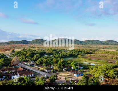 Stadtbild vom Manaca Iznaga Turm, Valle de los Ingenios, Sancti Spiritus Provinz, Kuba Stockfoto